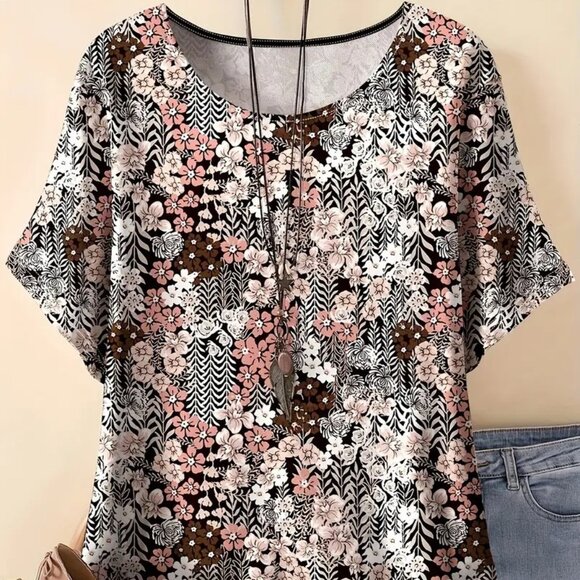 Women's Plus Size Floral Print Summer Vacation Top Loose/Relaxed Fit Top 18W 22W - Picture 1 of 8